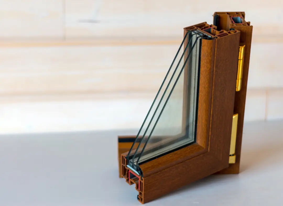 Installation de fenêtre en bois sur mesure Le Poiré-sur-Vie